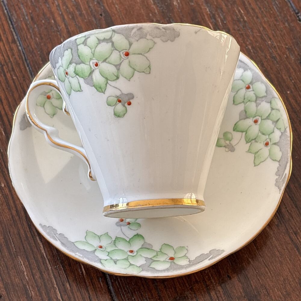 Gladstone tea cup and saucer Dogwood teacup Gold Rim Scallop Edge Tea Party Vtg